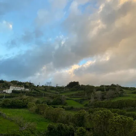 Santo Cristo Loft Lajes das Flores