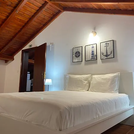 Santo Cristo Loft * Lajes das Flores